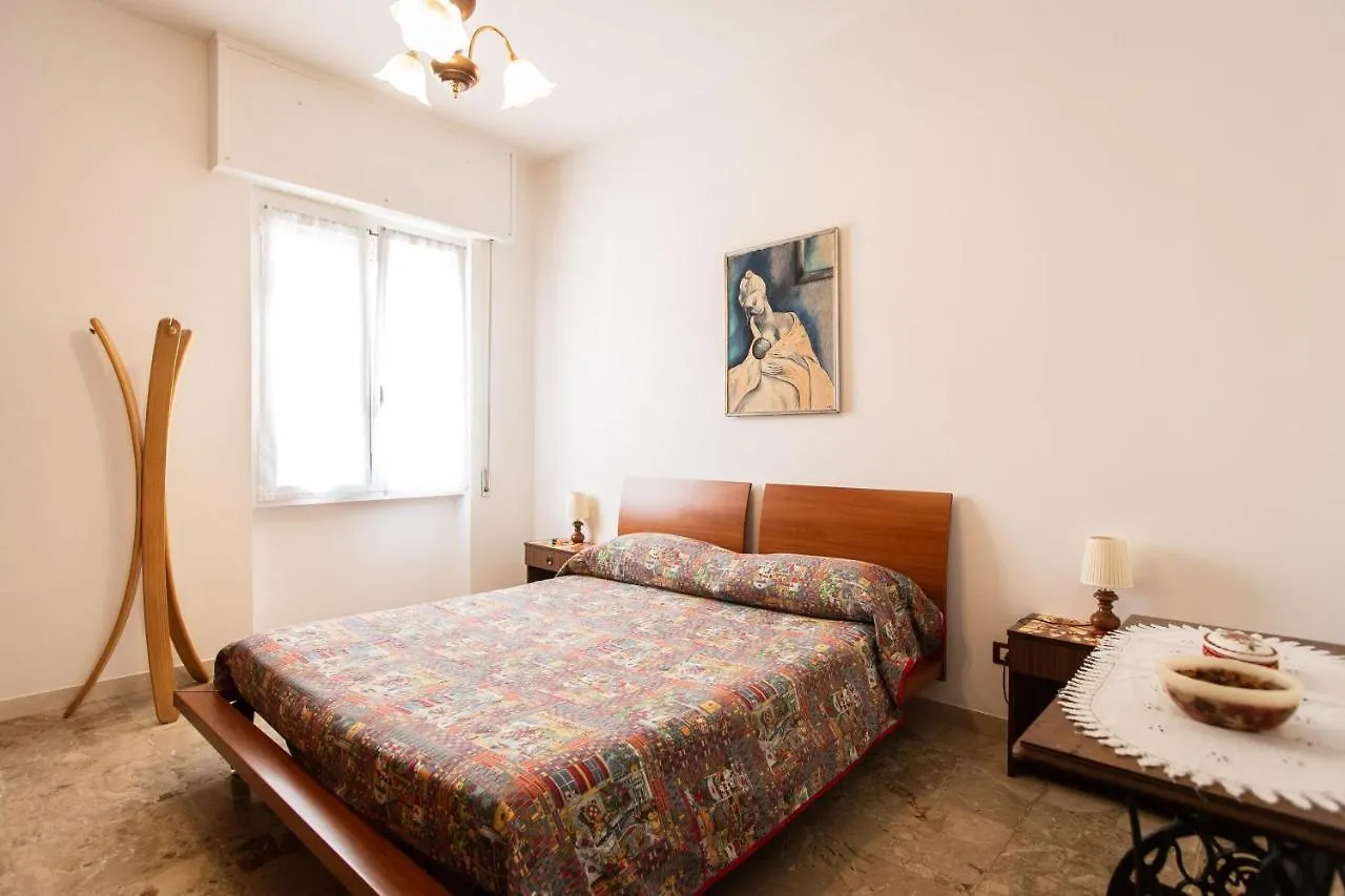 Finestra Sul Borgo Apartment Finale Ligure