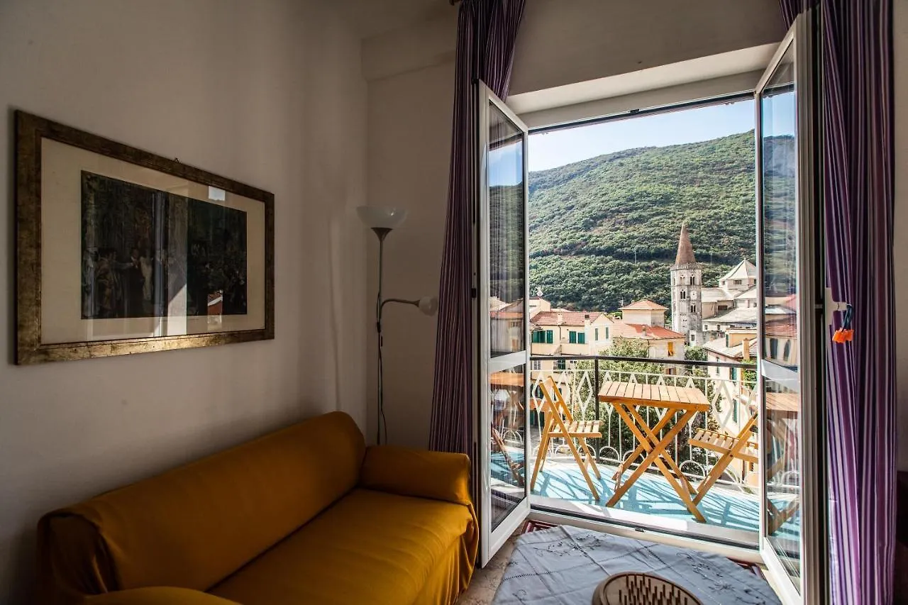 Finestra Sul Borgo Apartment Finale Ligure