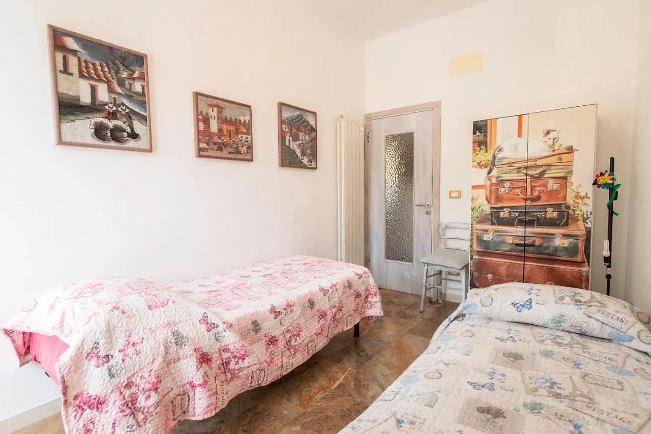 Finestra Sul Borgo Apartment Finale Ligure Italy