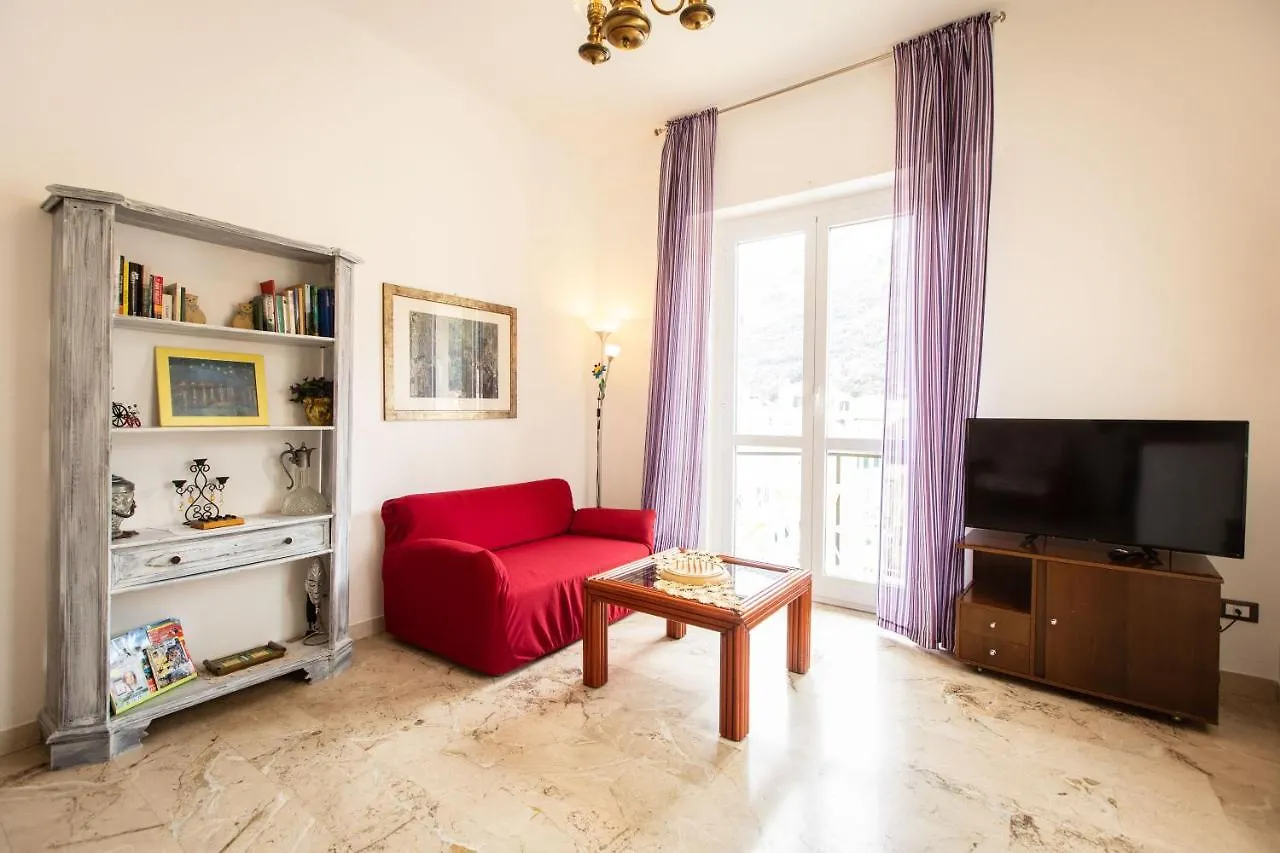 Finestra Sul Borgo Apartment Finale Ligure