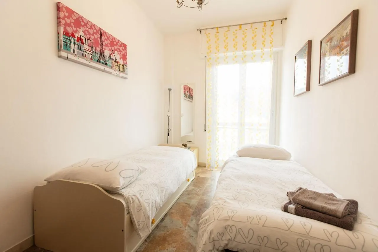 Finestra Sul Borgo Apartment Finale Ligure Italy
