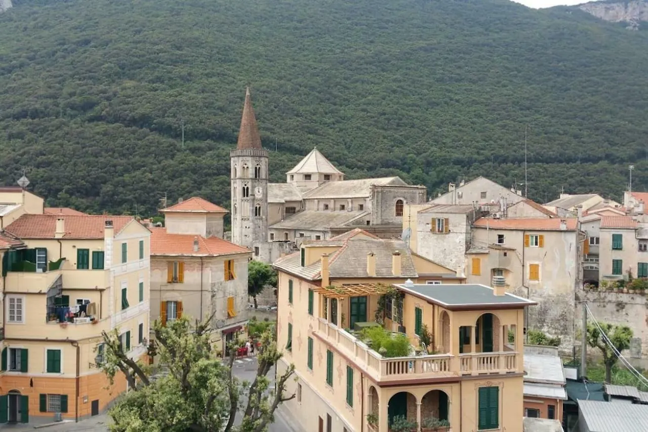 Finestra Sul Borgo Apartment Finale Ligure