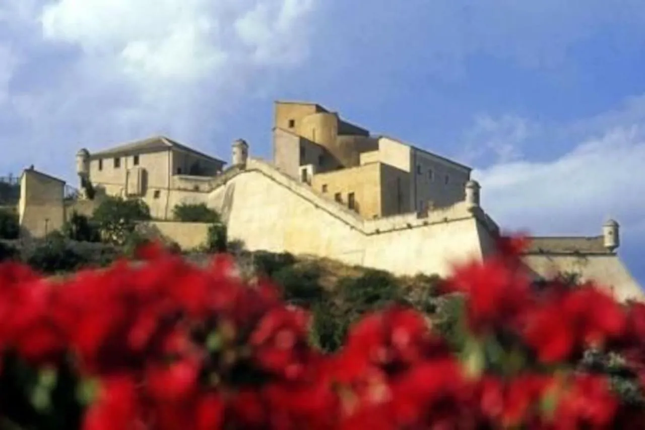 Finestra Sul Borgo Apartment Finale Ligure